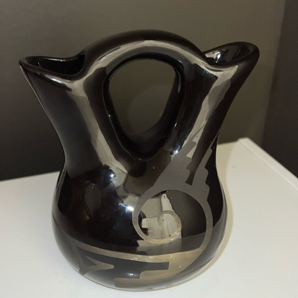 Cedar Mesa Pottery Wedding Vase Black Satin Design B. Dine On Black 5”